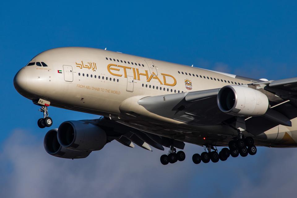 Etihad Airways continues testing for sustainability with first ecoflight for 2021