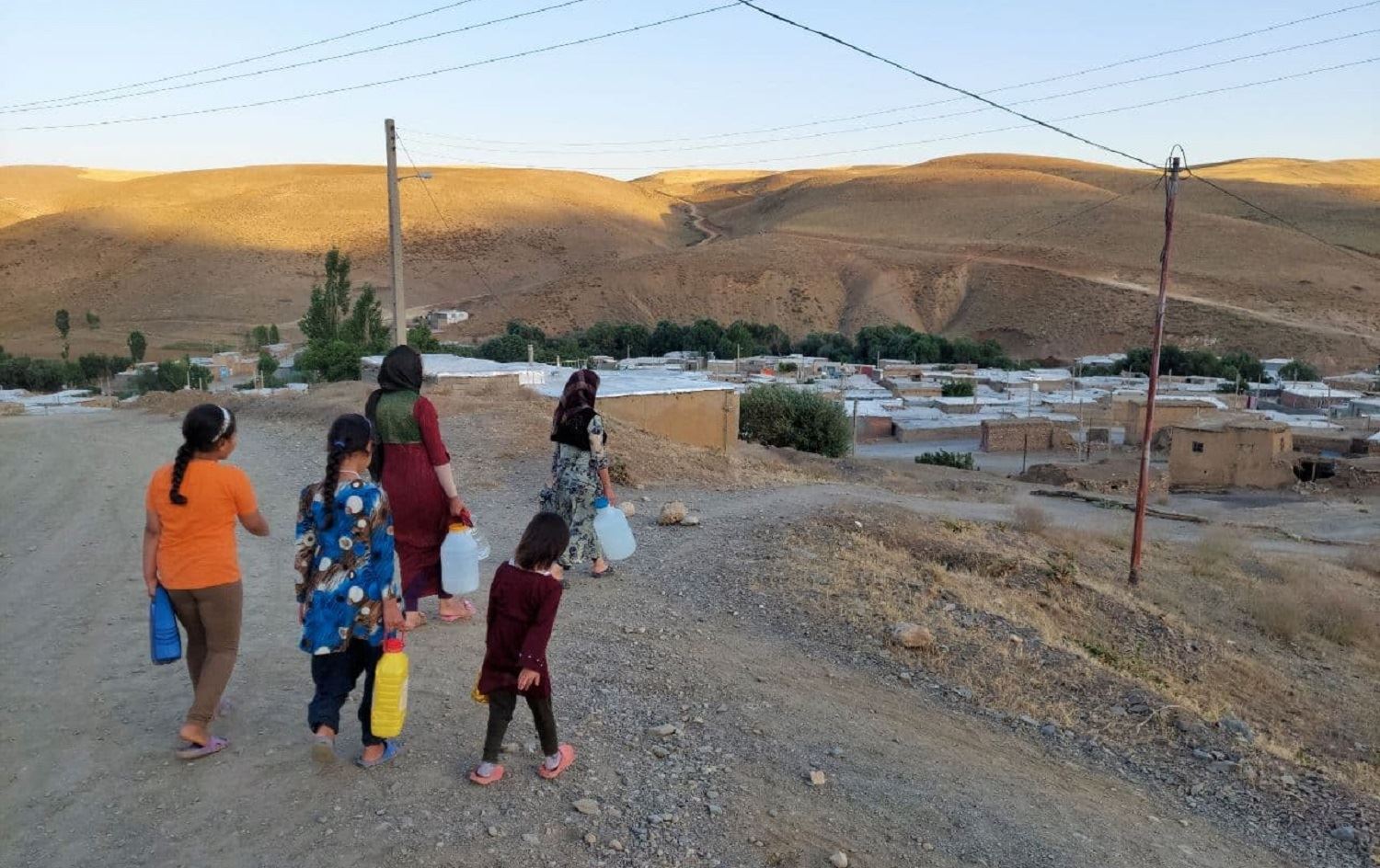 Water crisis drives Kurdish women to seek out mountain springs