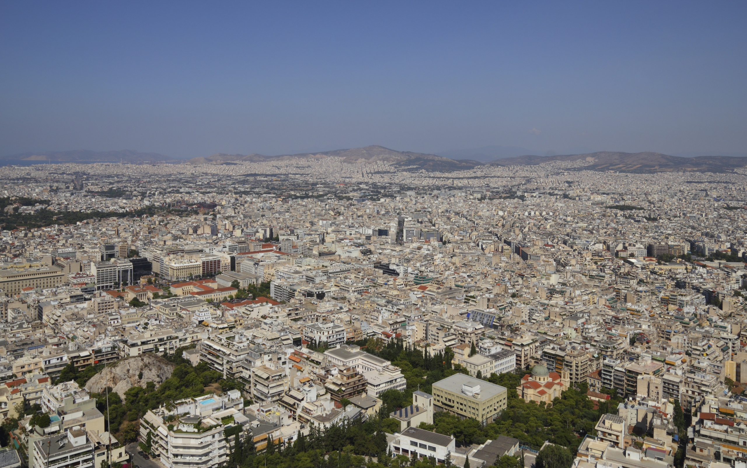 The climate crisis in Athens is exacerbated by urban planning mistakes