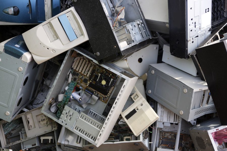 The number of gadgets thrown into landfills has reached the weight of the Great Wall of China