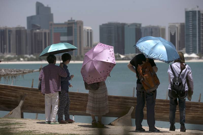 UAE weather: a hot and sunny weekend with temperatures reaching 42°C in some areas