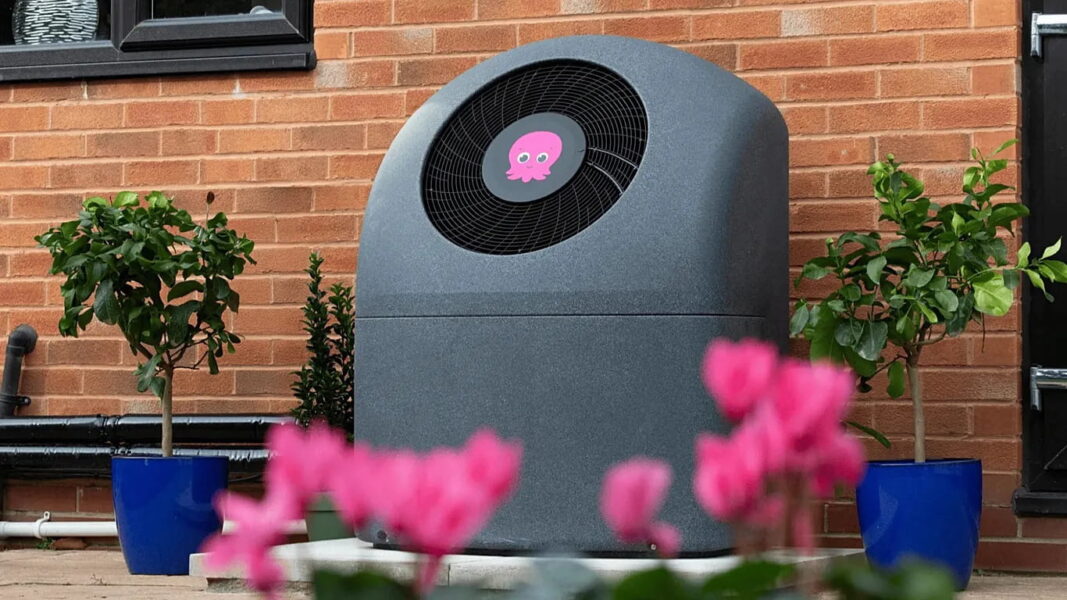 Heat pumps facing a ‘wave of disinformation’: Do they work in cold weather and old buildings?
